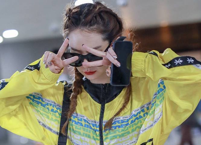 杨幂和郑爽又带节奏了,麻花辫这样梳才好看!