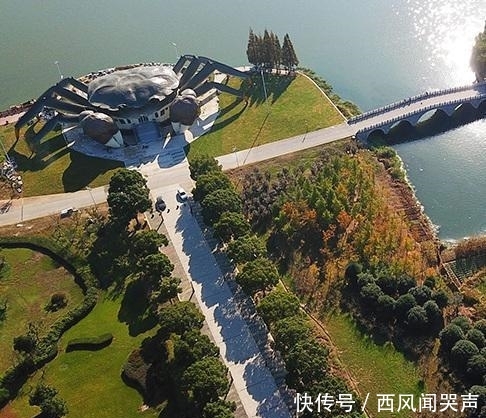 中国这5座城市中的建筑,被网友评为最丑,重庆