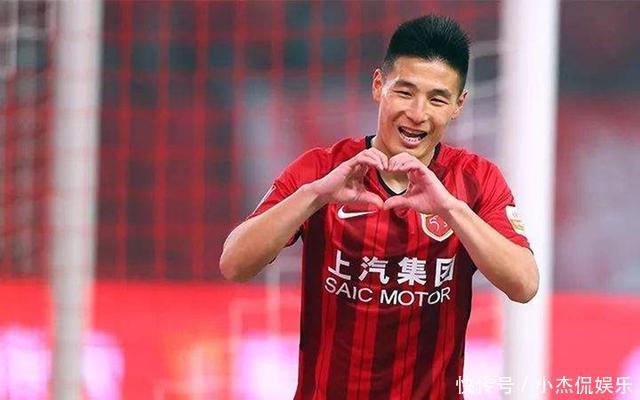 世界足坛最新射手排名,乌拉圭双子星上榜,凯恩