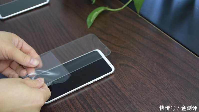 贴了钢化膜之后,魅族16th Plus的屏下指纹这样