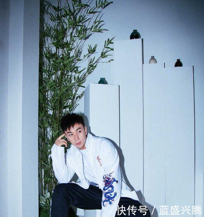 释小龙减肥成功30岁看着像18岁, 网友 这冻龄太