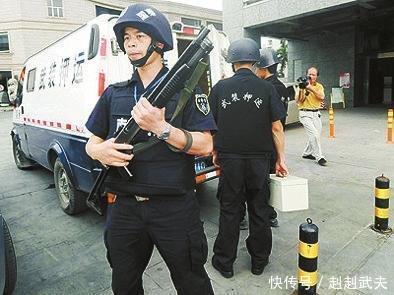 除了军队、武警和警察以外,他们是中国唯一配