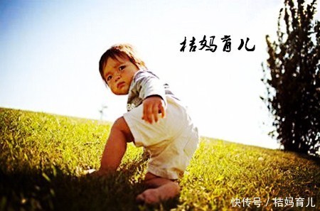 2岁半小宝宝走路像鸭子,医生怒斥其母:你真糊