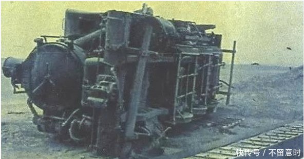 中国第一颗原子弹爆炸时的录像图 t01b899c5da00a52408.jpg