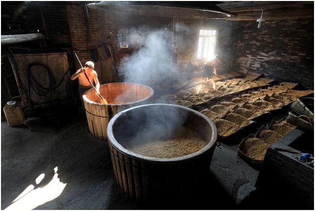 白酒加水变浑浊?纯属无稽之谈!