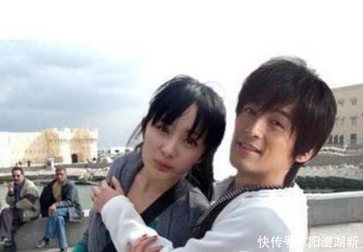杨幂刚宣布离婚, 王思聪和胡歌的微博就沦陷了