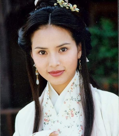 天龙八部22年过去,王语嫣老了,阿紫很沧桑,44岁的钟灵逆生长图片