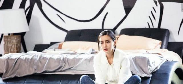 杨颖爆料代孕一事的内幕,网友不买账?黄晓明: