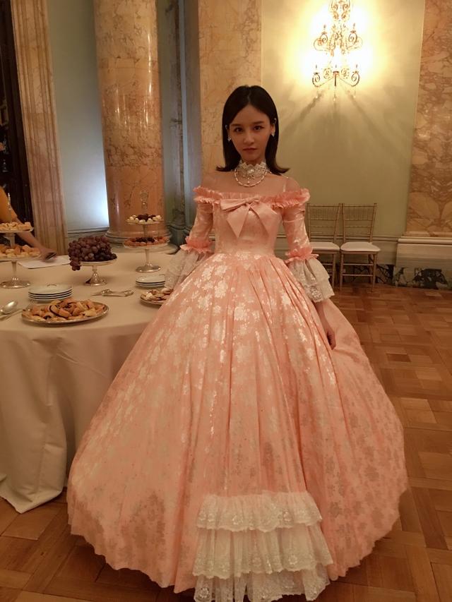 爱上薛之谦她错了吗?即是从明星变成普通人,她