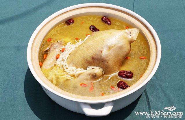 峨眉山美食哪里找,知道以后就不会乱吃!