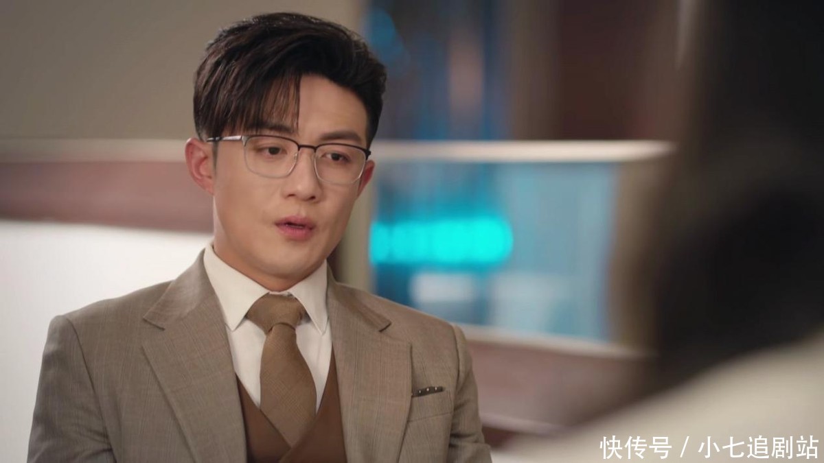 顾林 