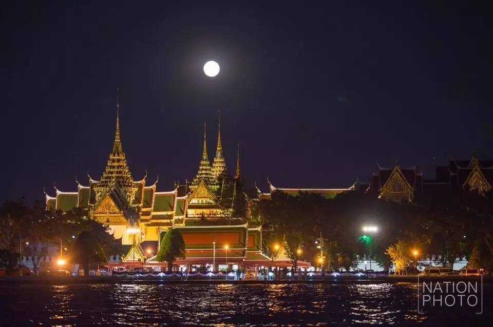 全球各地超级月亮大比拼,新加坡的真令人心塞~