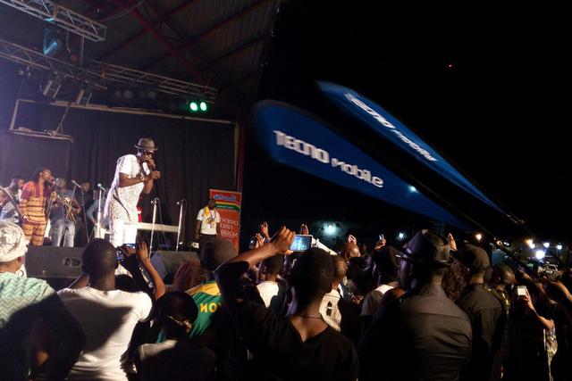 还在双卡双待吗?四卡四待手机新鲜出炉