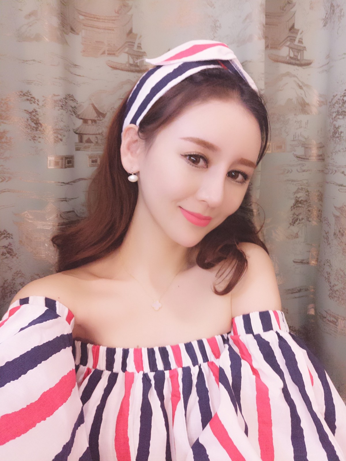 瑞丽御用模特颜好任性,不做网红做自己