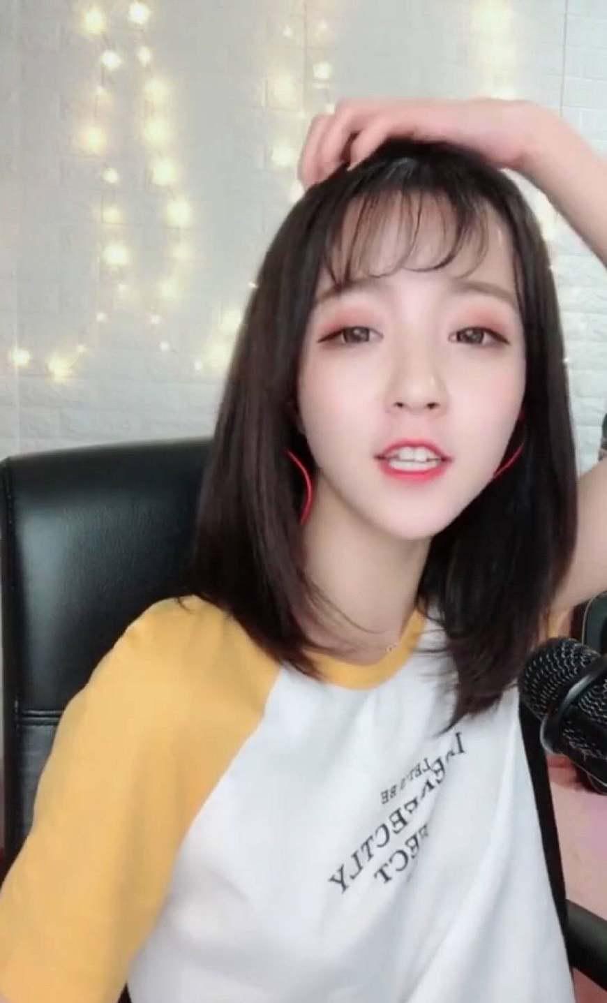 莉哥新晋某音人气一姐,可她火了第一件事就是