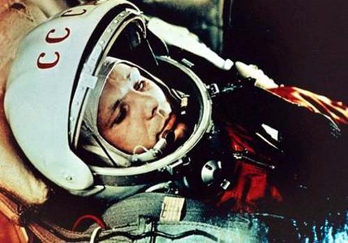 想成为一名合格的宇航员,一定要通过沙漠训练,这是为什么?