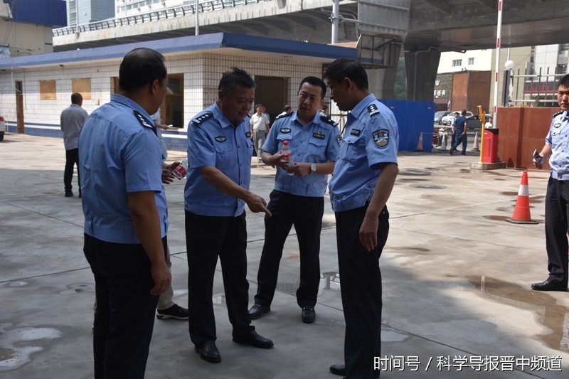 晋中交警支队长孙晋文深入事故处理大队督导检查"拆违