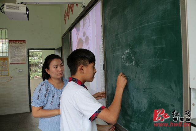 永州特教学校教师许颖迪:为特殊孩子开启一扇