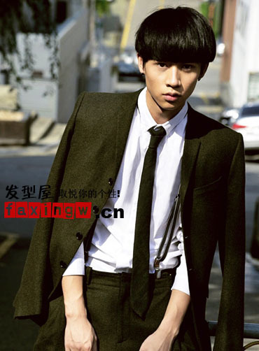 男生蘑菇头适合什么脸