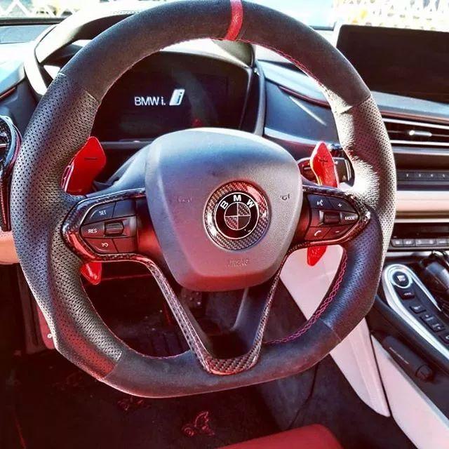 宝马i8改成黑武士之后终于有了跑车的样子,妹