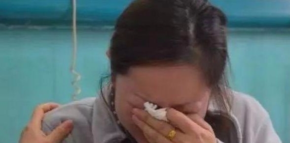 2岁女孩被奶奶这样喂药, 不幸身亡, 这些方法你