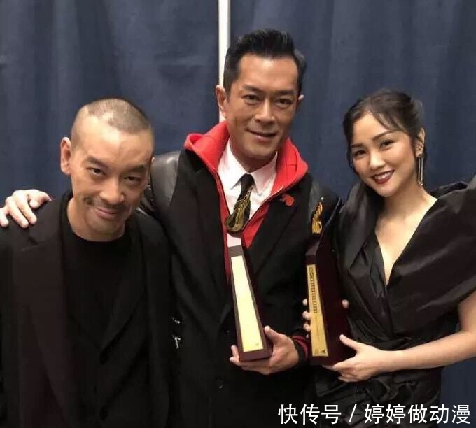 49岁古天乐老了 素颜出席庆功宴 脸上皮肤松