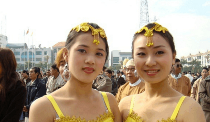 缅甸姑娘来中国游玩后回国,坦言说:像是回到十