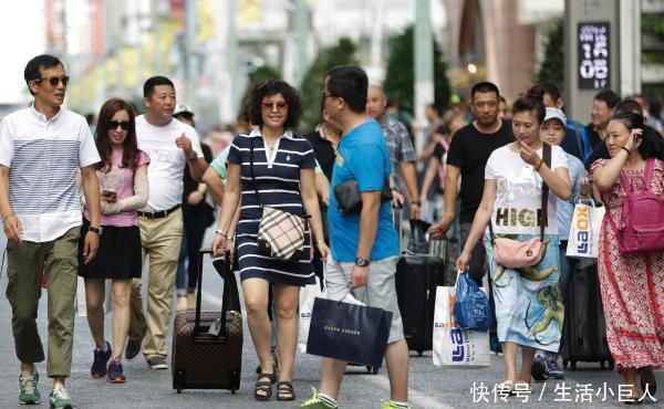 日本有钱妇女在中国疯狂购物,这些东西被买到