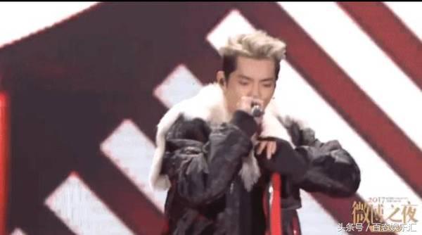 吴亦凡微博之夜获奖,为何合照心不在焉?