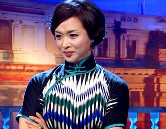 身为明星同样收养孩子,有人资助个白眼狼,有