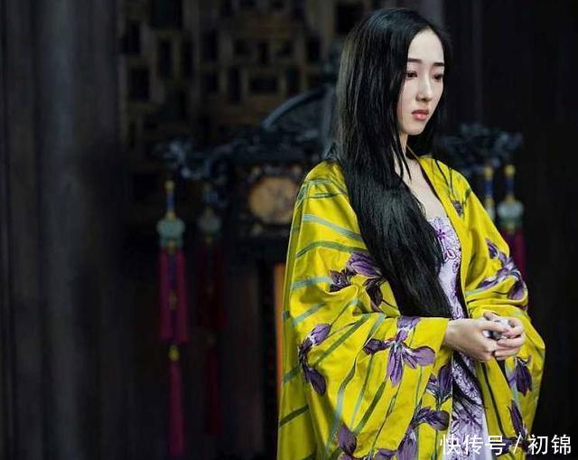 皮肤太白遭导演嫌弃,杨幂赵丽颖曾给她做配,如