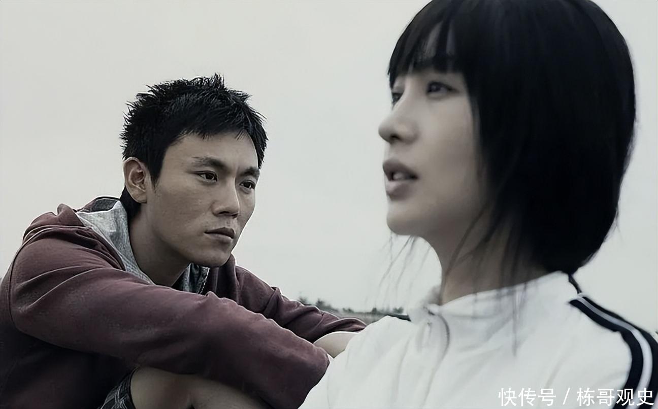 李菲儿在曾志伟面前这一蹲，撕下了多少圈里人的虚伪面具- 360娱乐