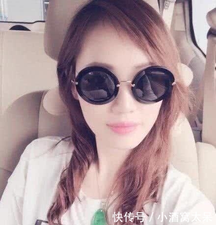 马蓉大方晒照片,和女儿玩的不亦乐乎 ibet国际平台