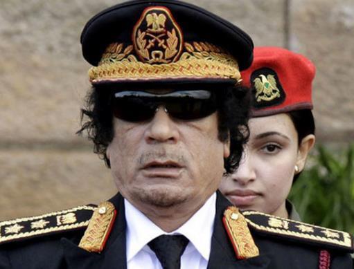 利比亚战争后卡扎菲众叛亲离，只有一人追随他，不过此人去向成谜