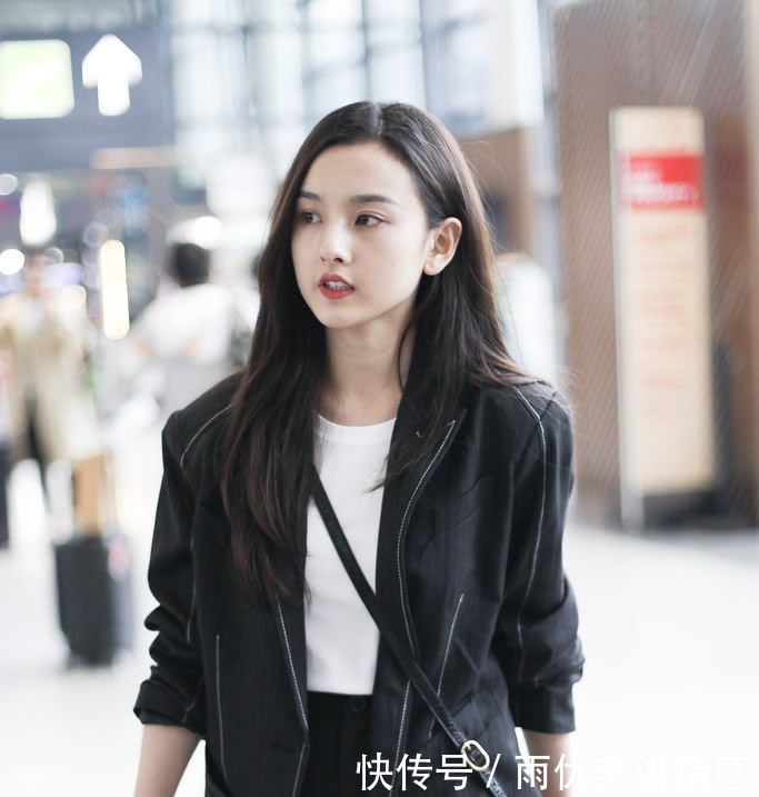 甜美小可人宋祖儿 一改往日乖萌变身霸道总裁