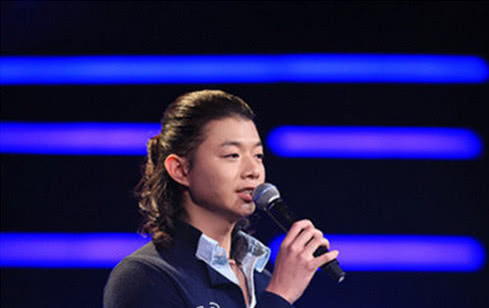 走古风路线的长发霍尊 短发的时候长这样 穿上