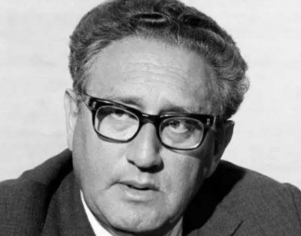 毛主席在1969珍宝岛冲突中,下达一个决策让世界都懵住了!