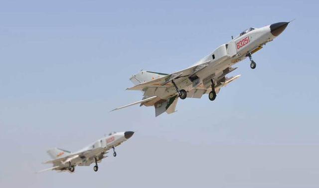 海航歼8仍在进行对抗演练,与四代机博弈能够