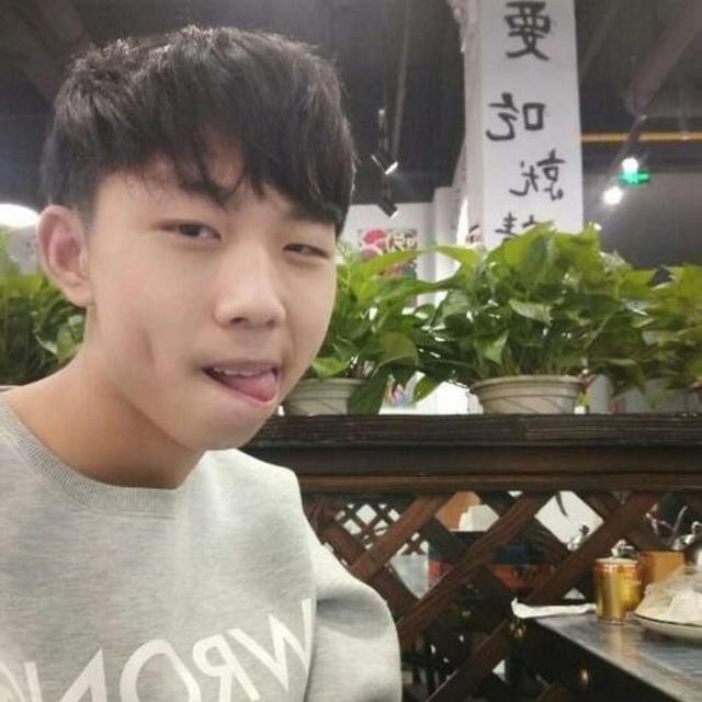 超人气吃鸡主播上线斗鱼,小叮当斗鱼吃鸡一哥