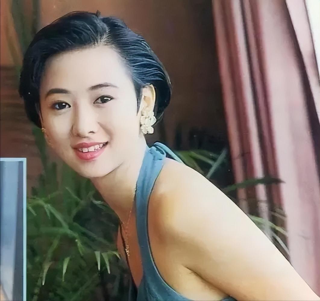叶玉卿 动作天后叶玉卿：25岁“一脱成名”，4年后退圈甘愿给丈夫生娃！ - 360娱乐