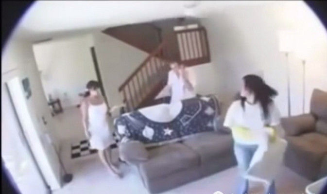 丈夫察觉妻子不忠,偷装监控,看到眼前一幕不敢相信自己的眼睛