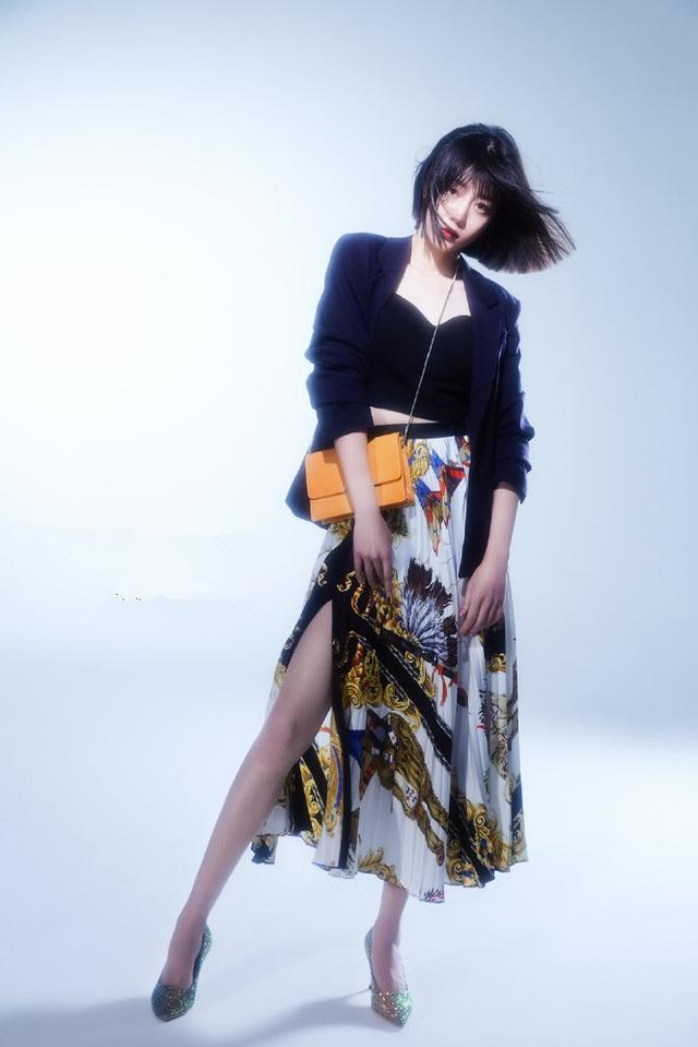 李溪芮大秀身材,腿却看上去畸形吓人,网友:P再