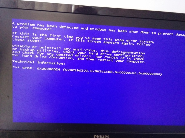 XP系统安装补丁后电脑开机蓝屏 求大家帮忙_