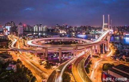 你愿意在北上广过月薪一万的生活还是在一个小