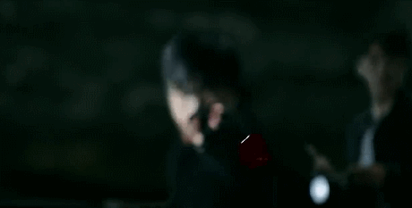 记得《盗墓笔记》里跟郭敬明长得一毛一样那个尸蹩吧,谁都拿他没辙