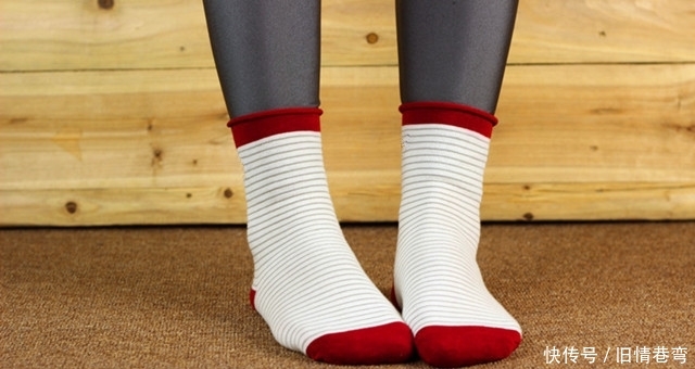 古人用什么方法防止袜子脱落?现代人的袜子都