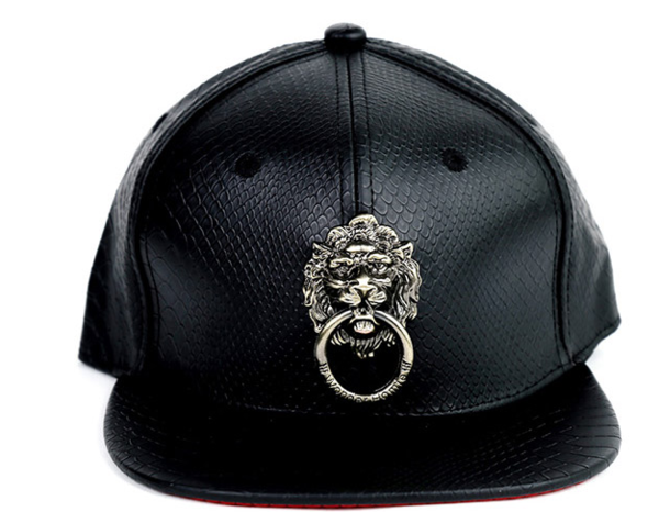 谁知道一个带狮子头的棒球帽是什么牌子的._3