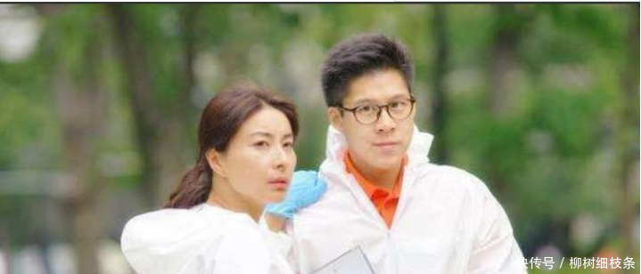 郭晶晶怀三胎2017年二胎后,霍启刚曾承认还想