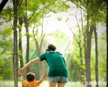 宝宝走路晚与聪明无关,正确的学步姿势请收好