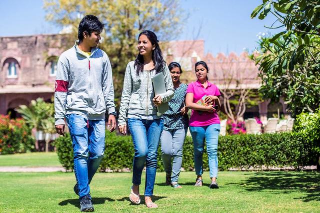 外国人问中印教育体系有什么异同?印网民:印度